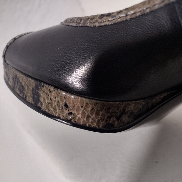 Women's Nine West snake skin heels - Picture 4 of 5